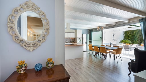 Villa Giutitta Dining area