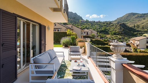 Villa Giutitta Bedroom 1