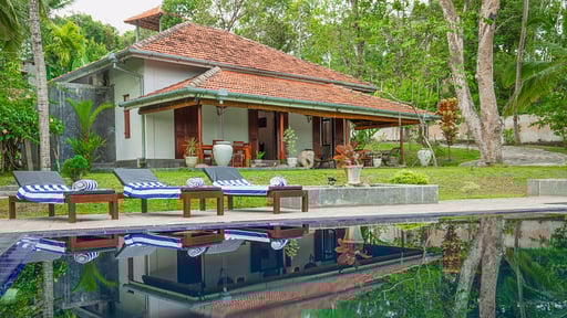 Villa Godahena Swimming pool