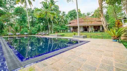 Villa Godahena Swimming pool
