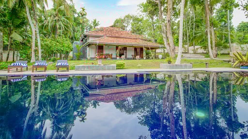 Villa Godahena Swimming pool