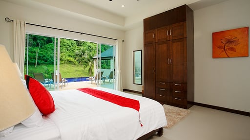Villa Gold Bedroom 3
