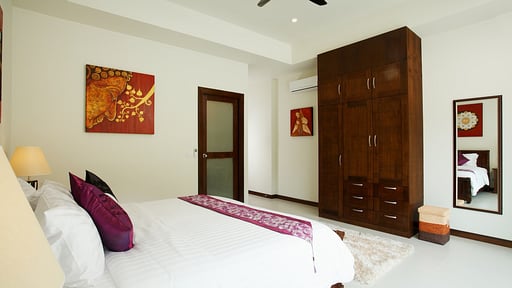 Villa Gold Bedroom 4