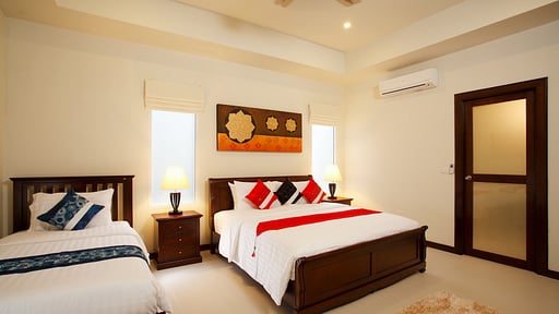 Villa Gold Bedroom 5
