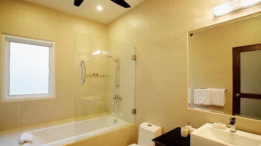 Villa Gold Bedroom 5