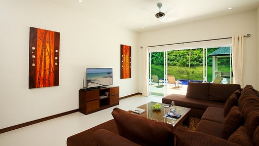 Villa Gold Media room