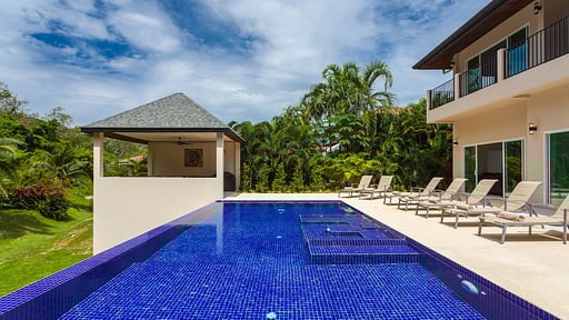 Villa Gold Swimming pool