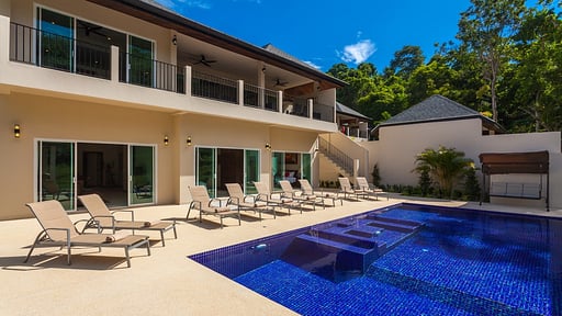 Villa Gold Swimming pool