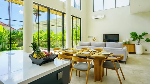 Villa Gosh Dining area