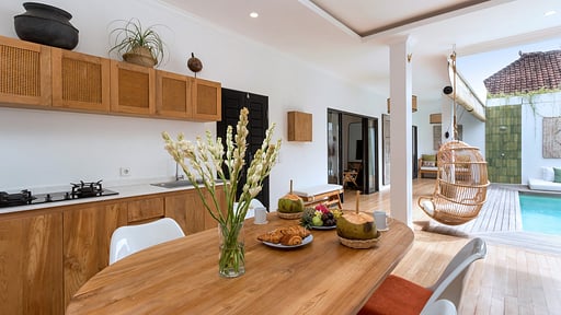 Villa Greco Dining area