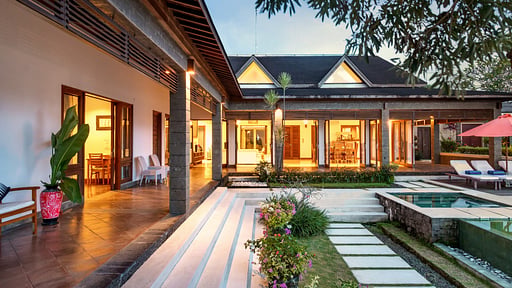 Griya Estate Swimming pool 2