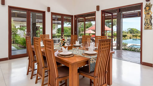 Villa Griya Atma Dining area