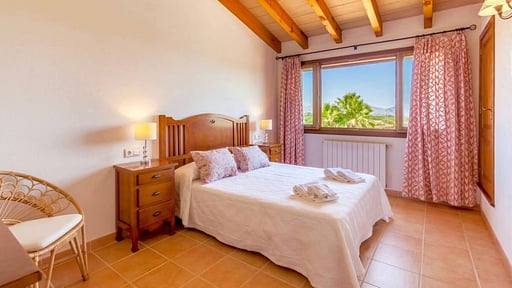 Villa Guillona Bedroom 2