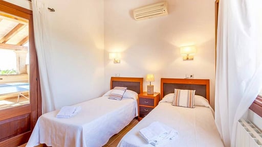 Villa Guillona Bedroom 3