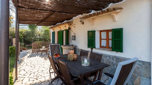 Villa Seguinot Обеденная зона