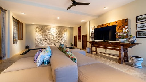 Villa Gumamela Media kamer