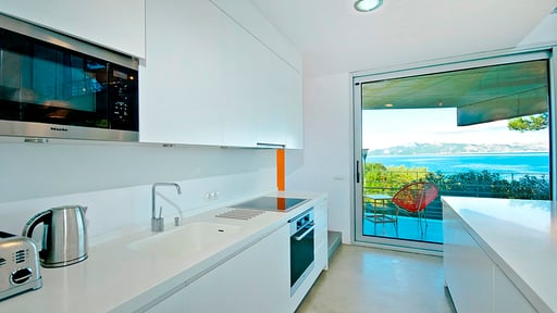 Villa H2O Haven Kitchen