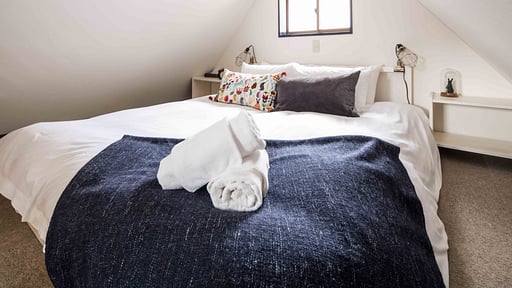 Villa Hakuba Loft Cabin Bedroom 