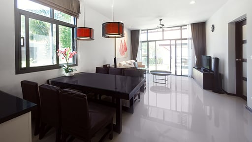 Villa Hanga Dining area