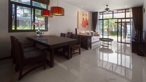 Villa Hanga Dining area