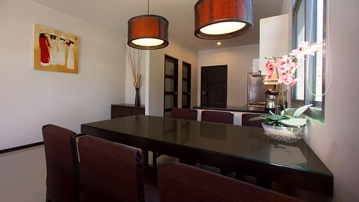 Villa Hanga Dining area