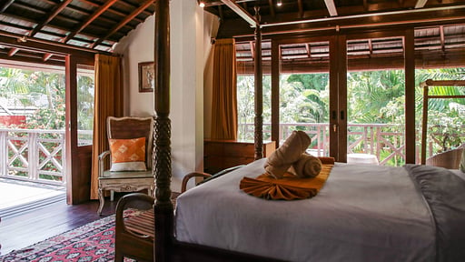 Villa Hangat Schlafzimmer 4