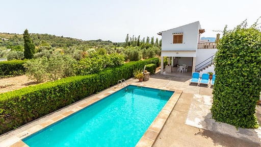 Villa Harbor Blue Swimming pool