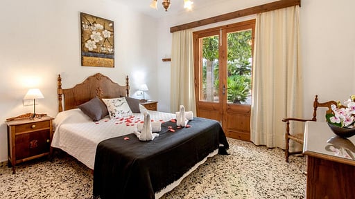 Villa Harbor Blue Bedroom 1