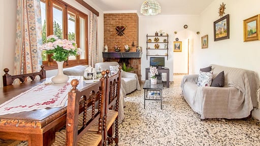 Villa Harbor Blue Dining area