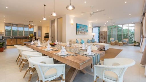 Villa Hasian Dining area