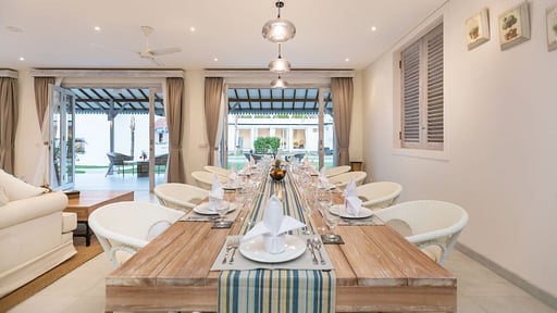 Villa Hasian Dining area
