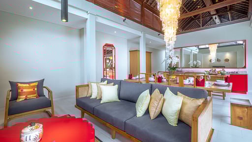 Villa Heliconia Bumbak Living room