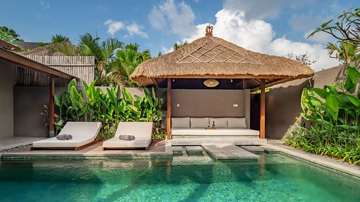 Villa Heliconia Bumbak Swimming pool