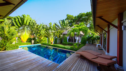 Villa Heni Swimming pool