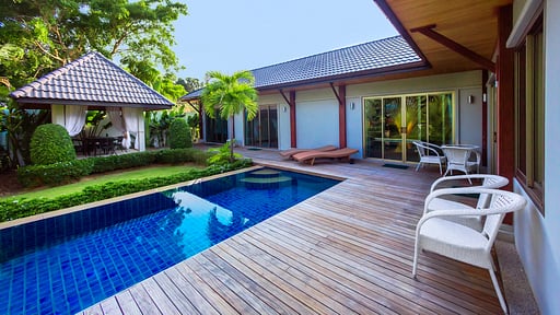 Villa Heni Swimming pool