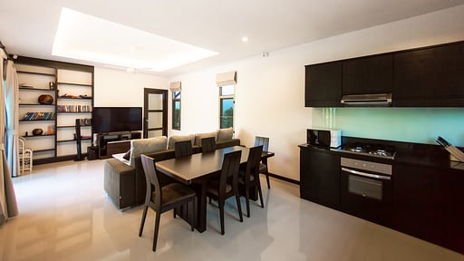 Villa Heni Dining area