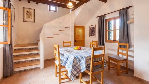 Villa Herrero Dining area
