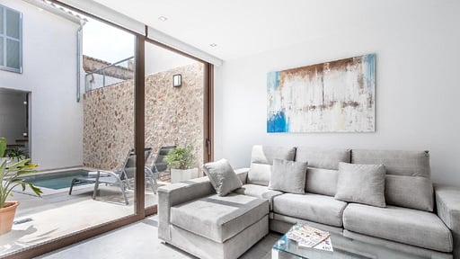 Villa Hessian Living room