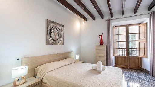 Villa Hessian Bedroom 1