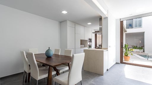 Villa Hessian Dining area