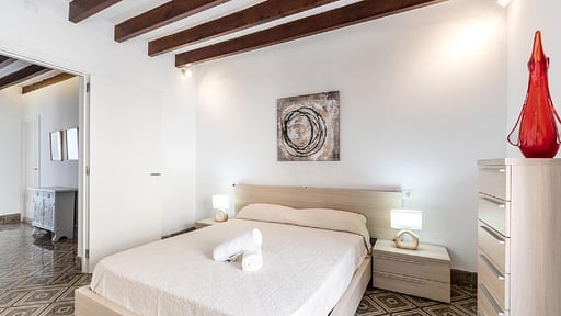 Villa Hessian Bedroom 1