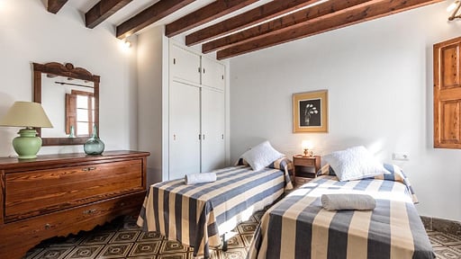 Villa Hessian Bedroom 2