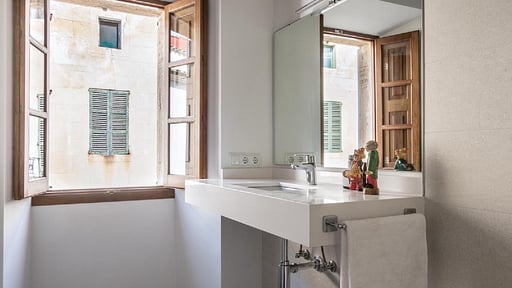 Villa Hessian Bedroom 2