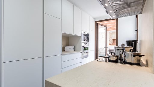 Villa Hessian Kitchen