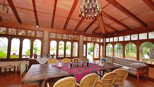 Villa Can Bisbe Essecke