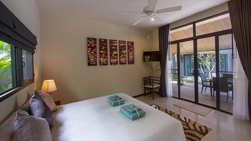 Villa Hihiria Bedroom 1