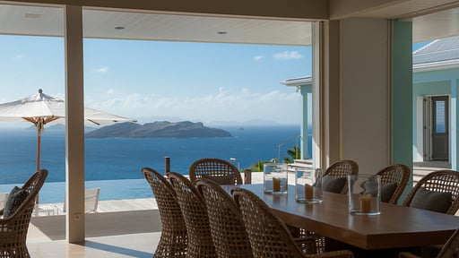 Villa Hill House Dining area