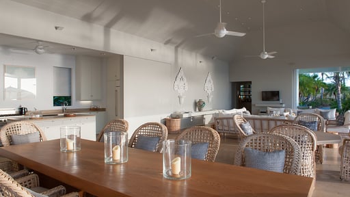 Villa Hill House Dining area