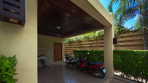 Villa Hoata Parking