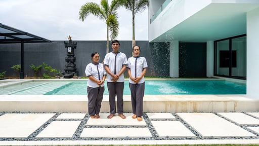 Villa House of Light Villa staff